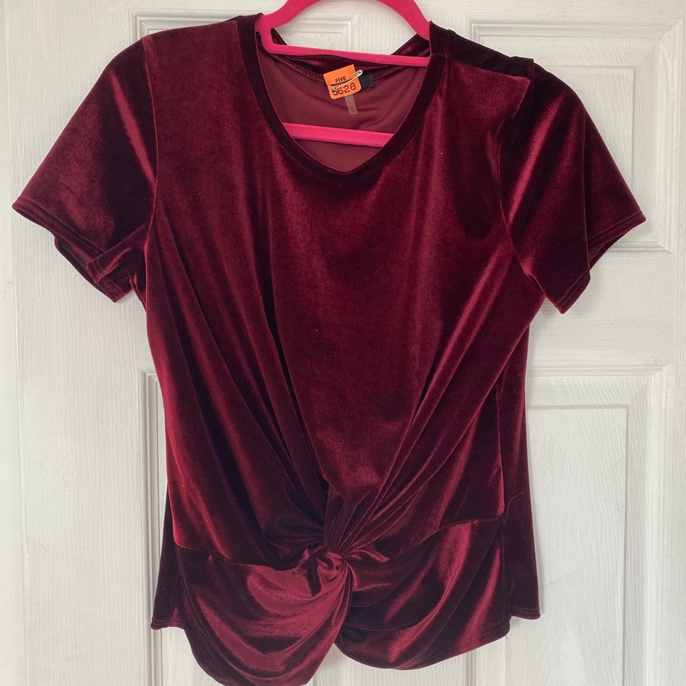 ❤️4/$40 SALE! ❤️ Red Velvet-Like Crop Top